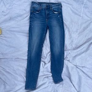 Light blue washed jeans